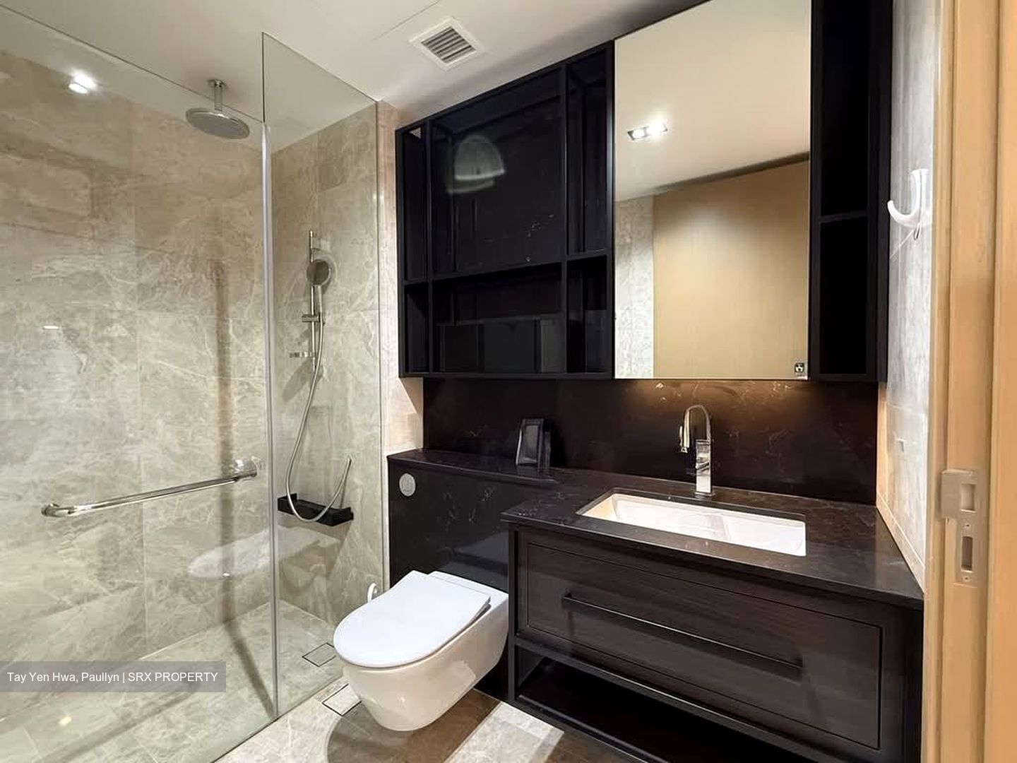 Haus On Handy (D9), Condominium #588581091